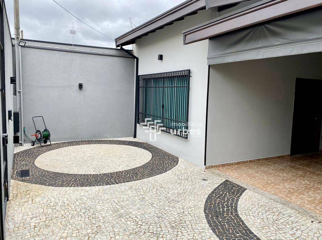 Casa à venda com 3 quartos, 200m² - Foto 2