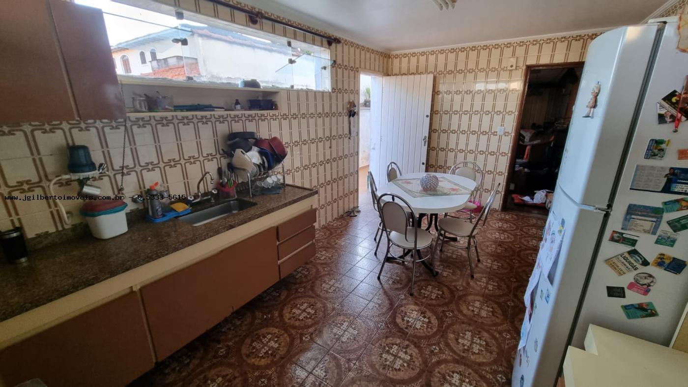 Casa à venda com 2 quartos, 163m² - Foto 10