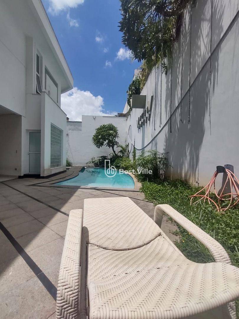 Casa de Condomínio para alugar com 4 quartos, 950m² - Foto 19