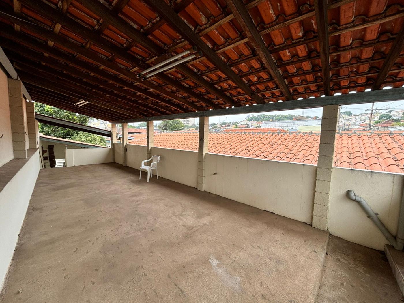 Casa à venda com 4 quartos, 220m² - Foto 5