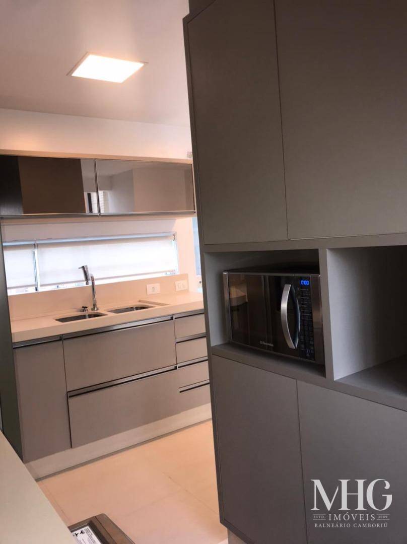 Apartamento à venda com 3 quartos, 145m² - Foto 17