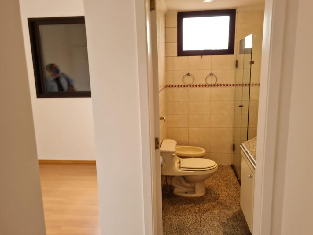 Apartamento à venda com 4 quartos, 220m² - Foto 8