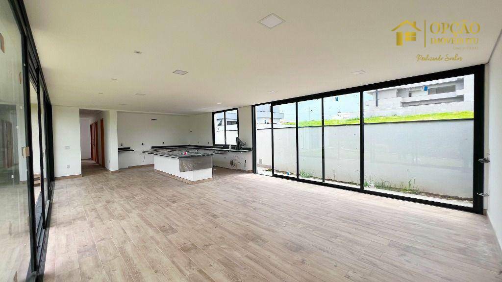 Casa de Condomínio à venda com 4 quartos, 270m² - Foto 2