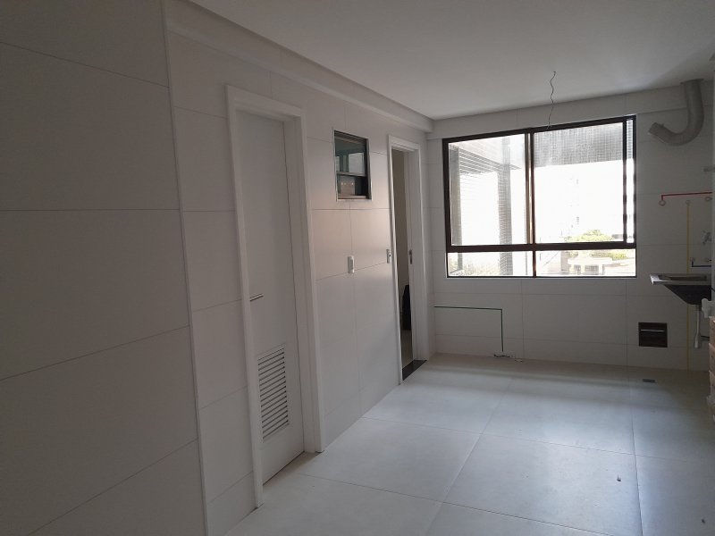 Apartamento à venda com 4 quartos, 200m² - Foto 19