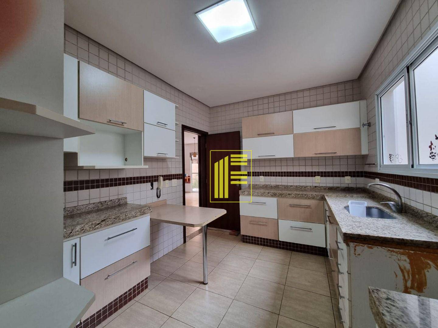 Casa de Condomínio para alugar com 3 quartos, 234m² - Foto 7