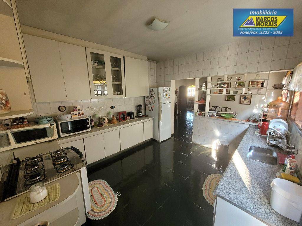 Casa de Condomínio à venda com 5 quartos, 376m² - Foto 8