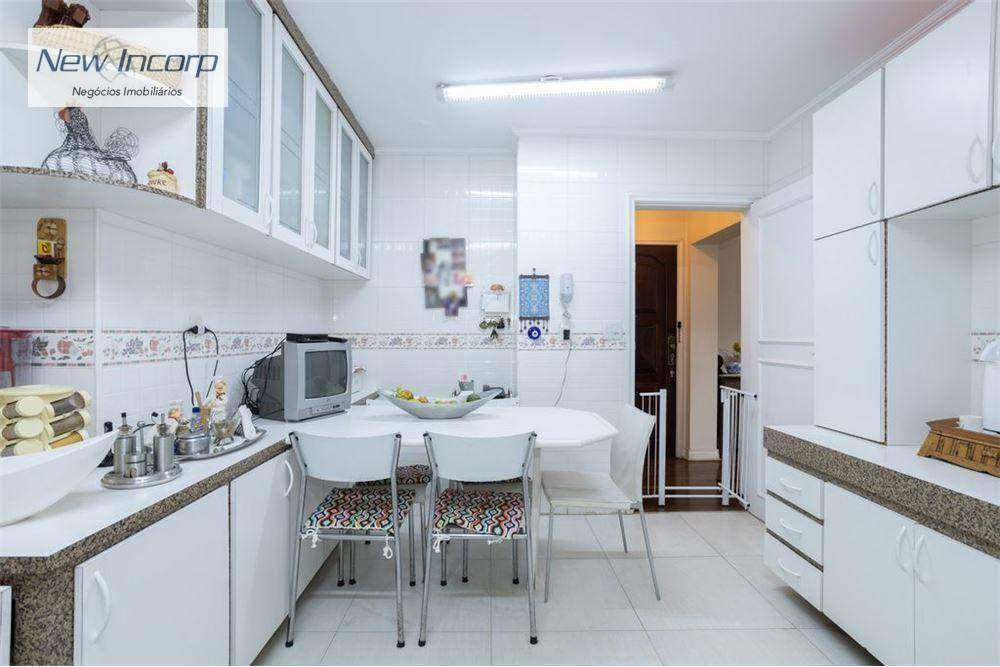 Apartamento à venda com 4 quartos, 180m² - Foto 11