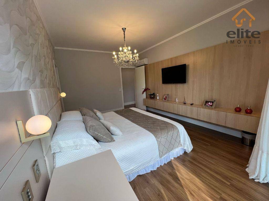 Casa de Condomínio à venda com 4 quartos, 463m² - Foto 33