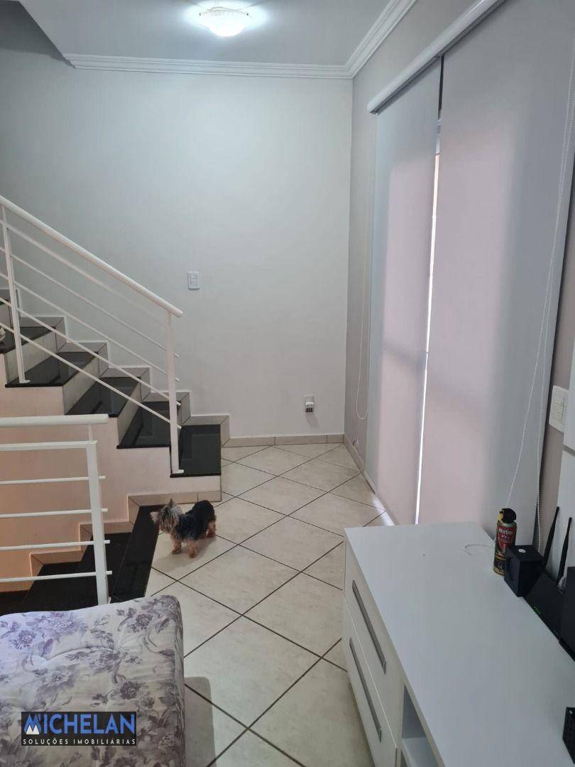 Casa de Condomínio para alugar com 3 quartos, 270m² - Foto 4