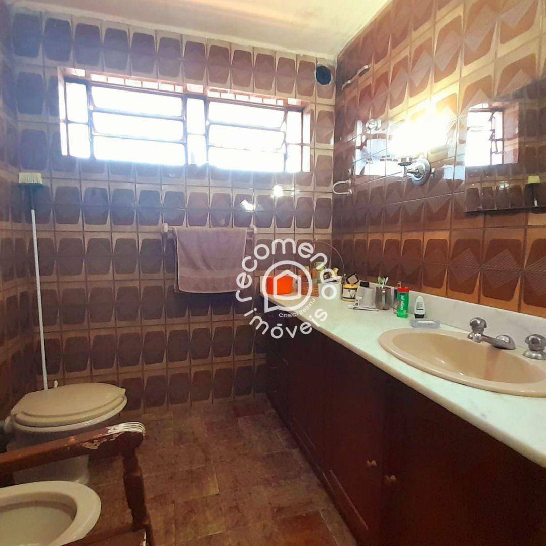 Casa à venda com 3 quartos, 232m² - Foto 14