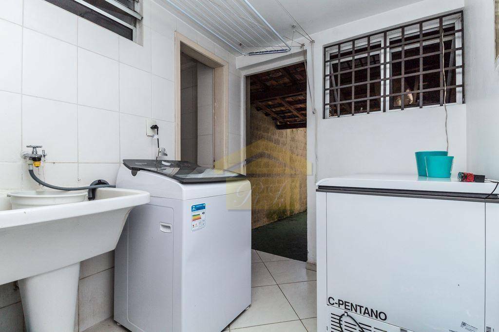 Casa à venda e aluguel com 4 quartos, 220m² - Foto 24