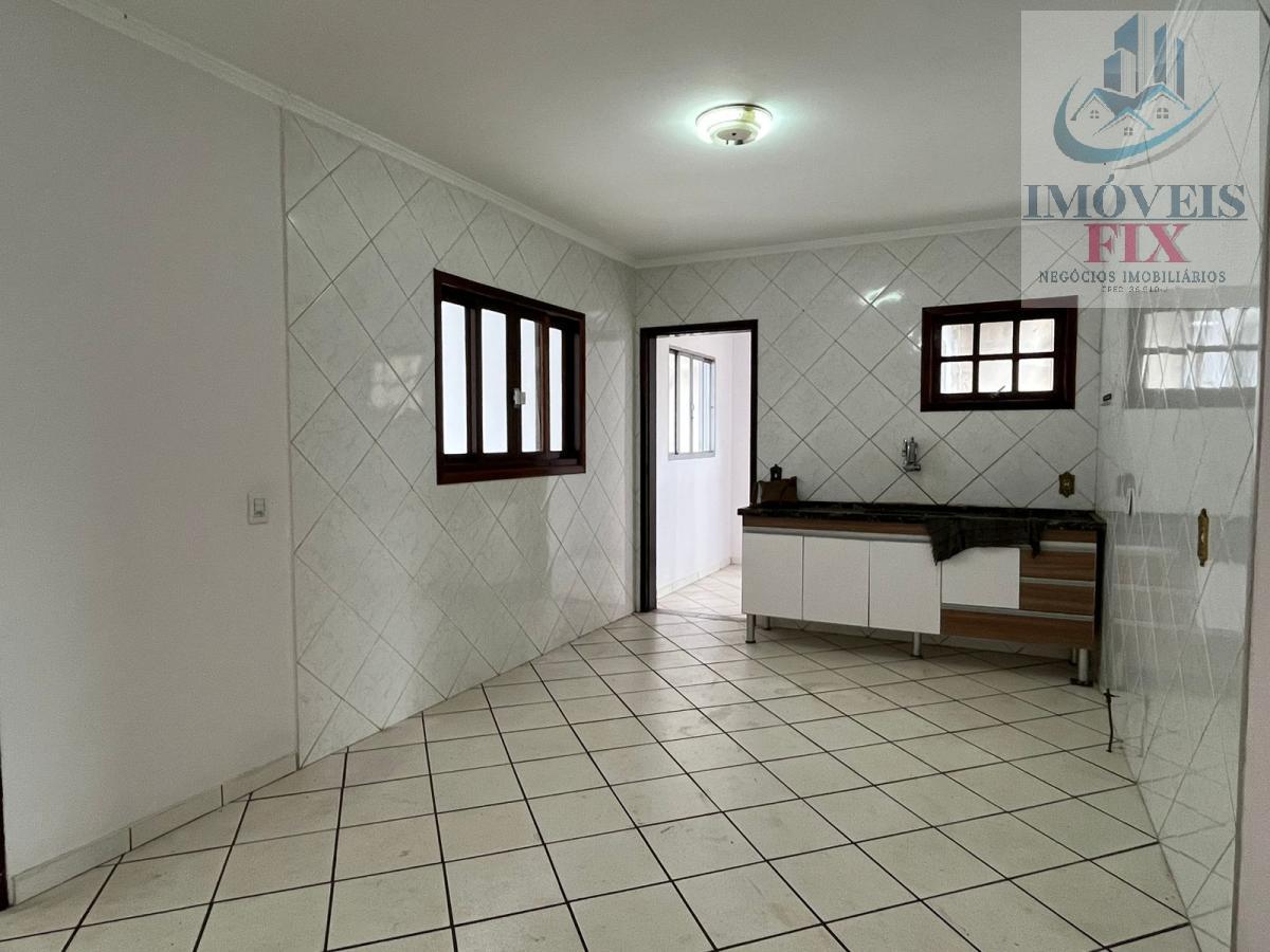 Casa à venda com 3 quartos, 195m² - Foto 9