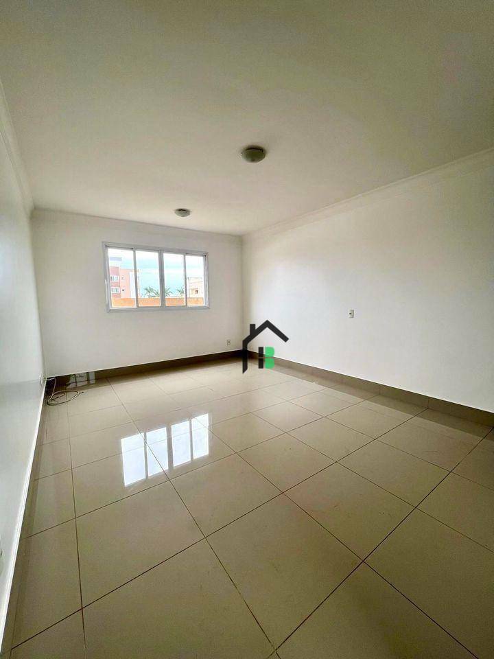 Apartamento à venda com 3 quartos, 120m² - Foto 2