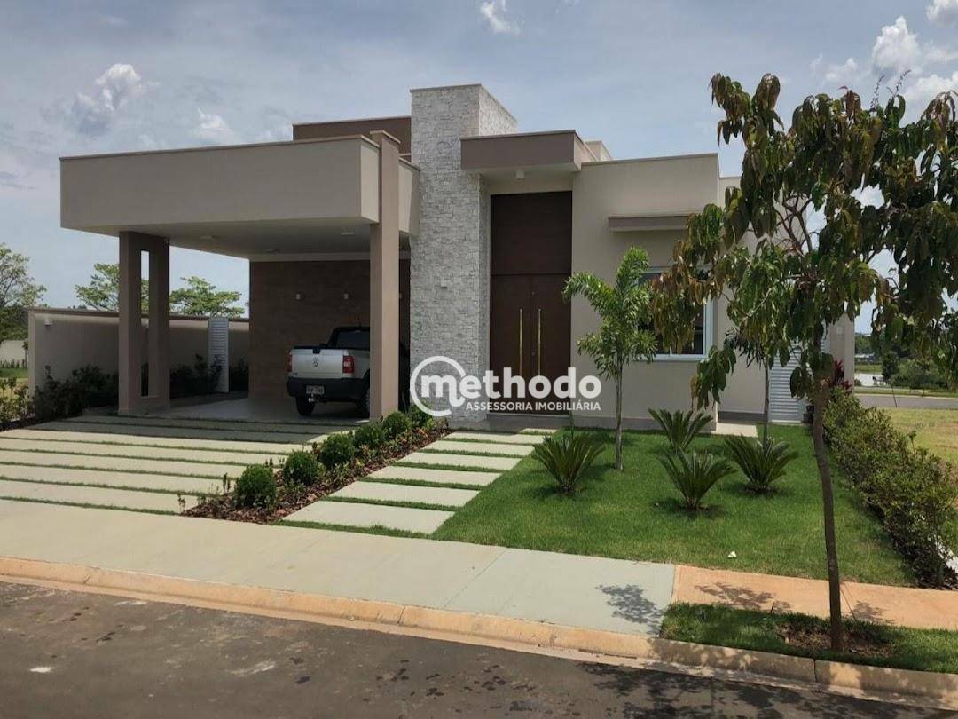 Casa à venda com 3 quartos, 233m² - Foto 1