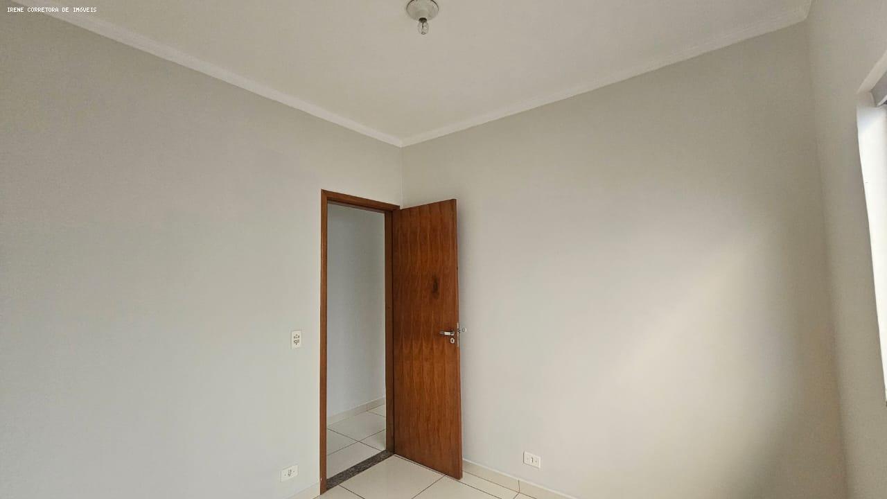 Casa à venda com 2 quartos, 125m² - Foto 14