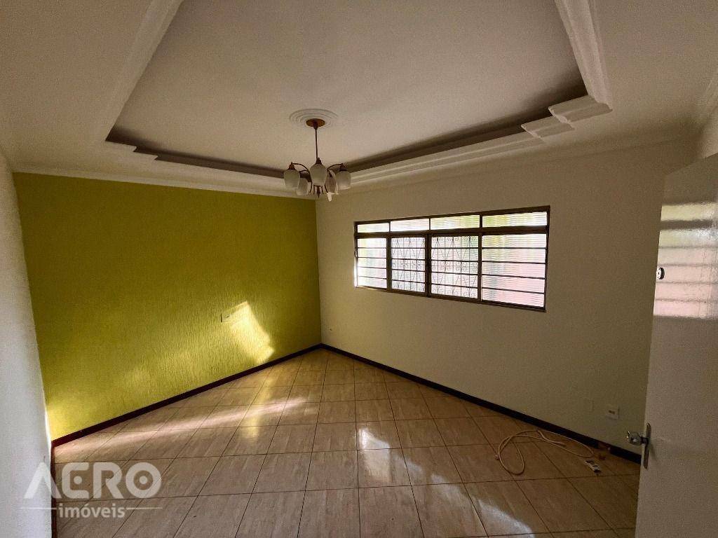 Casa à venda com 3 quartos, 206m² - Foto 5