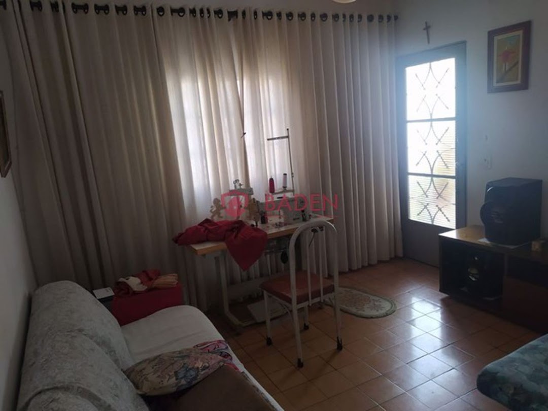 Casa à venda com 3 quartos, 150m² - Foto 2