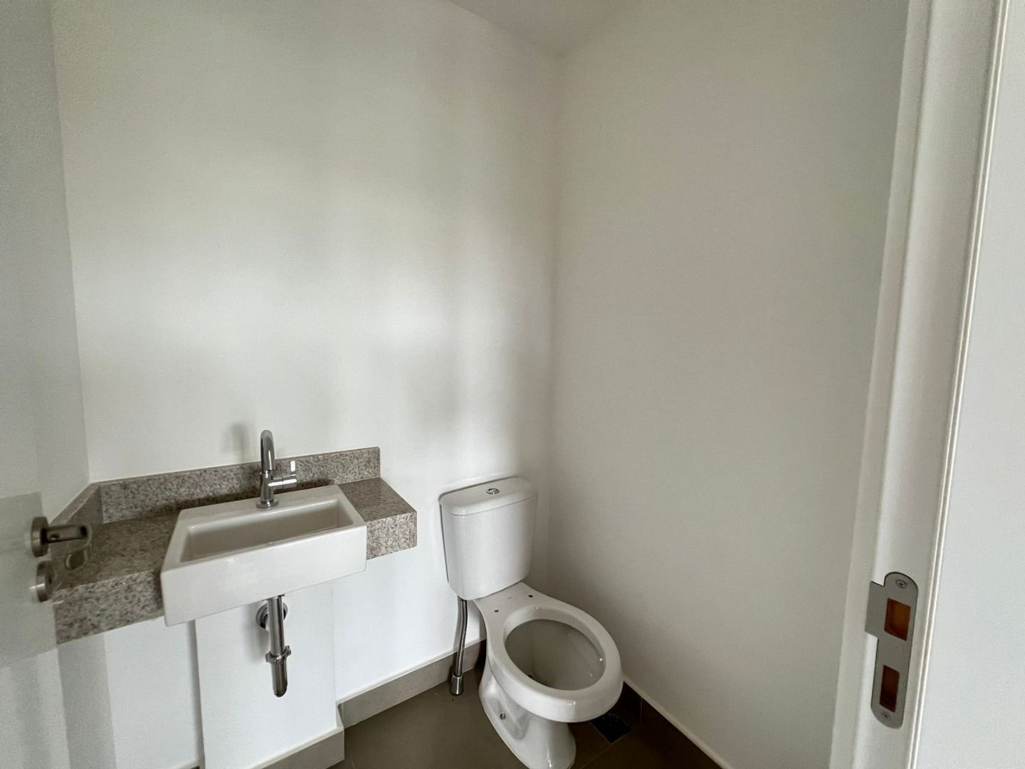 Apartamento à venda com 4 quartos, 198m² - Foto 13