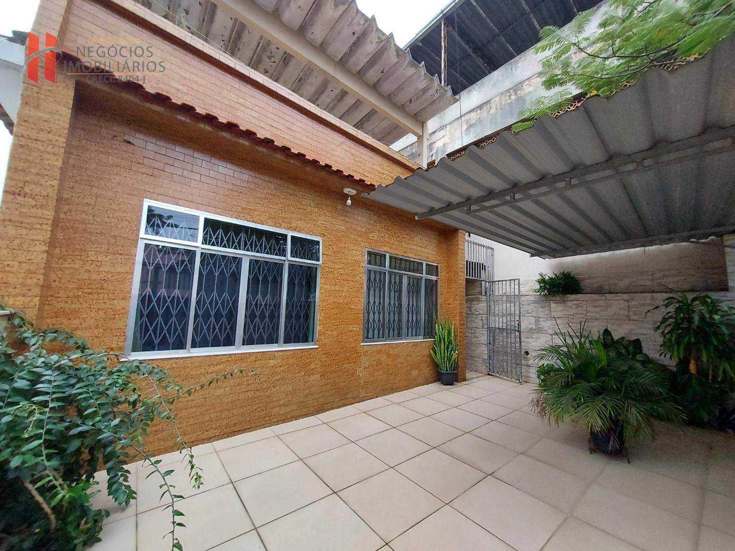 Casa à venda com 3 quartos, 180m² - Foto 1