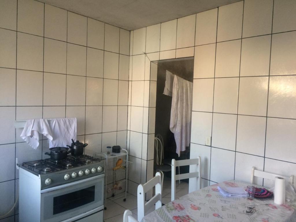 Casa à venda com 6 quartos, 200m² - Foto 12