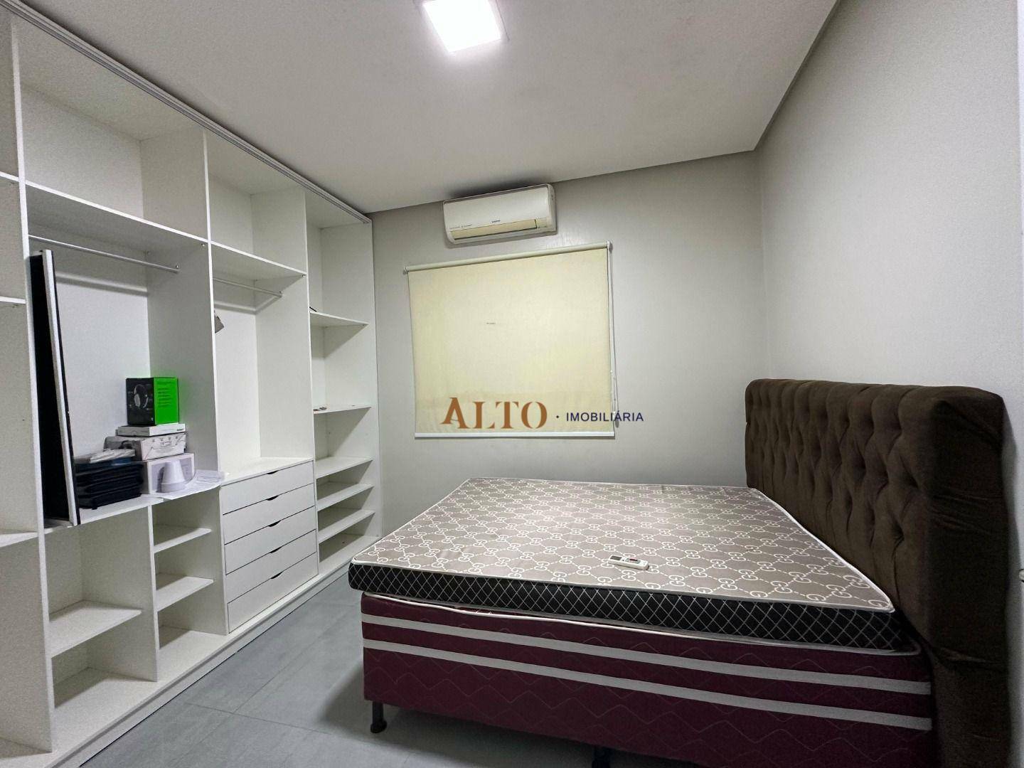 Casa à venda com 3 quartos, 300M2 - Foto 6