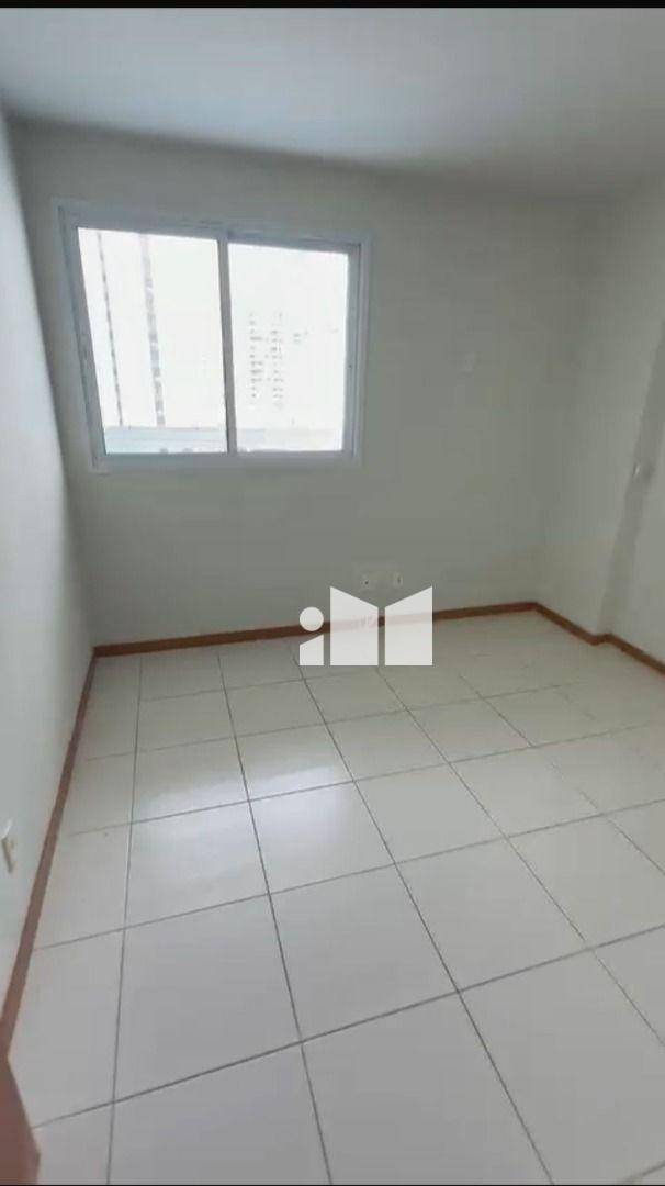 Apartamento à venda com 2 quartos, 70m² - Foto 4