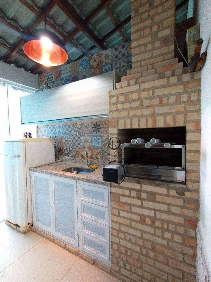 Casa à venda com 4 quartos, 160m² - Foto 13