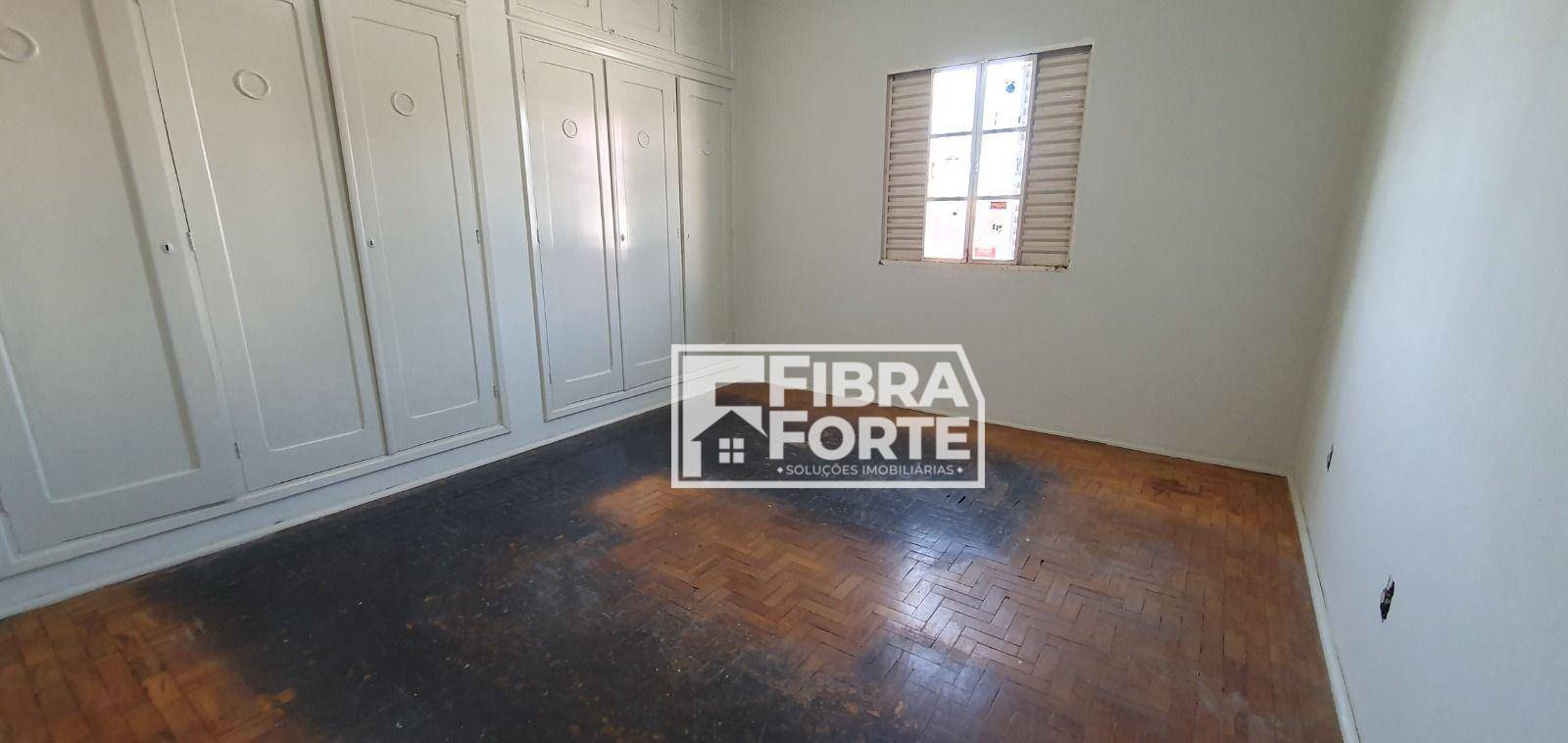 Casa para alugar com 5 quartos, 224m² - Foto 14