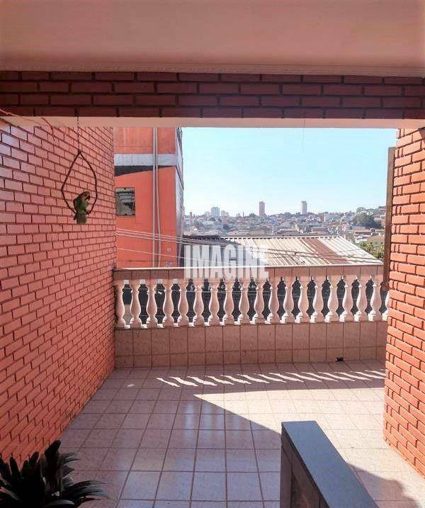 Sobrado à venda com 3 quartos, 194m² - Foto 2