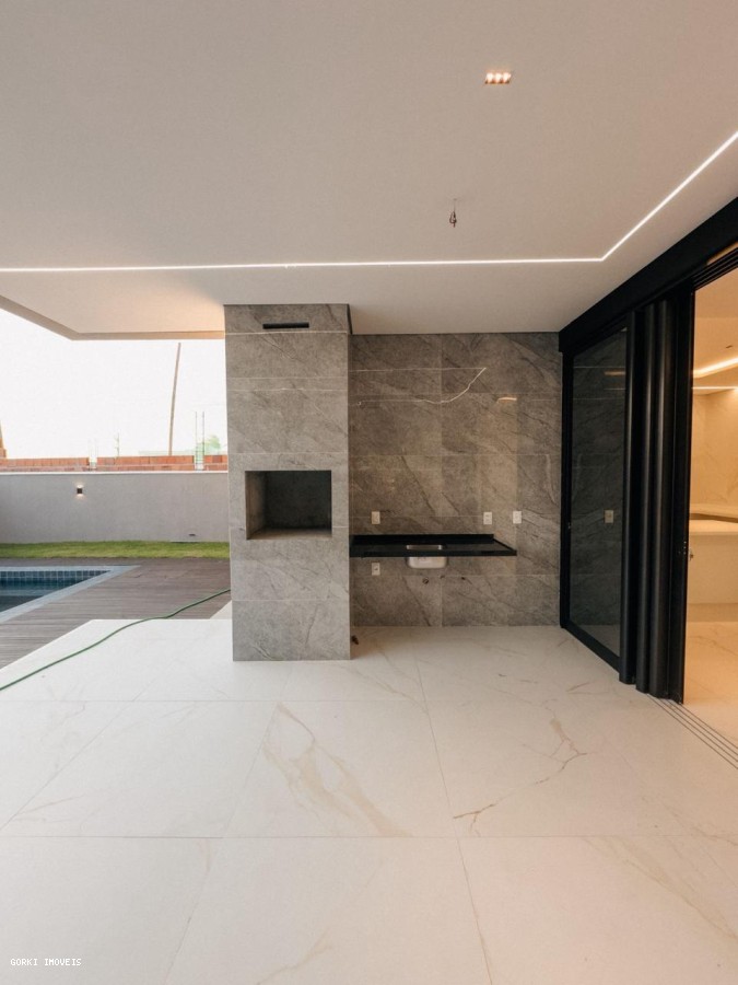 Casa à venda com 4 quartos, 275m² - Foto 40