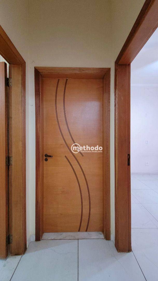 Casa à venda com 6 quartos, 250m² - Foto 12