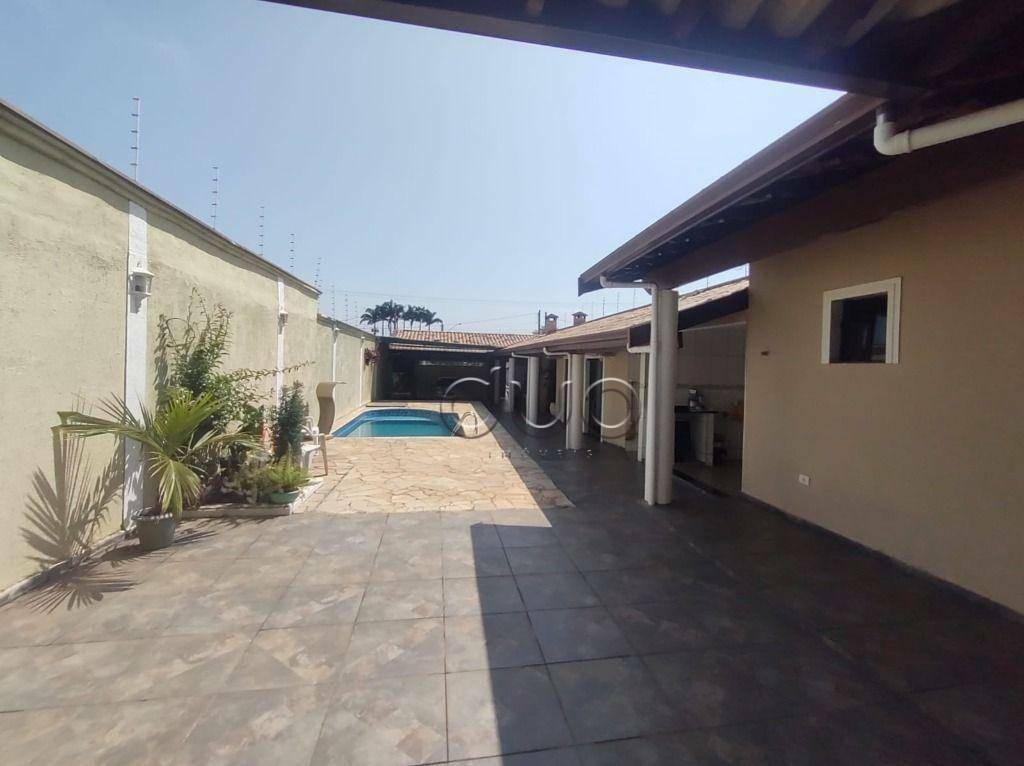 Casa à venda com 3 quartos, 300m² - Foto 5