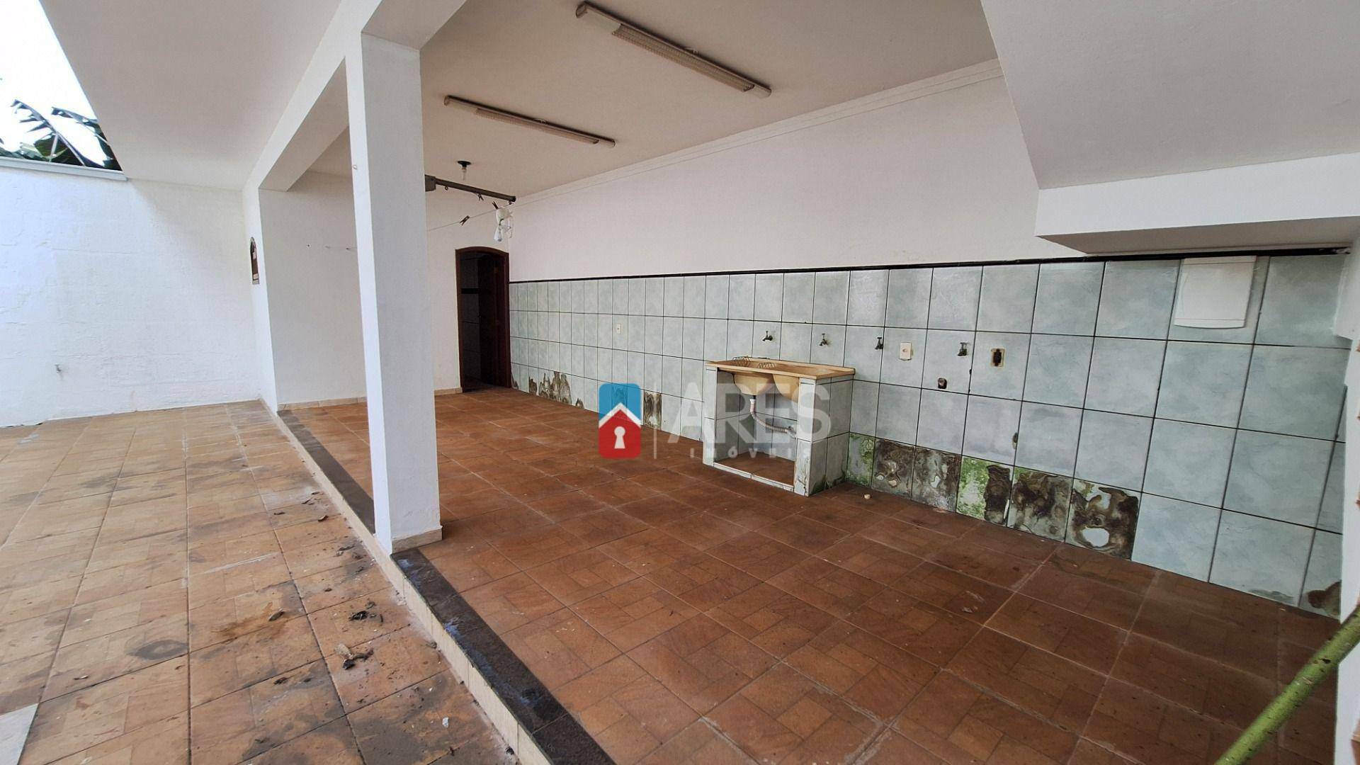 Casa para alugar com 3 quartos, 400m² - Foto 24