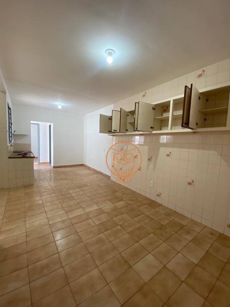 Casa para alugar com 3 quartos, 100m² - Foto 1