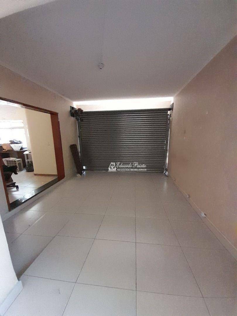 Casa à venda e aluguel com 4 quartos, 200m² - Foto 4