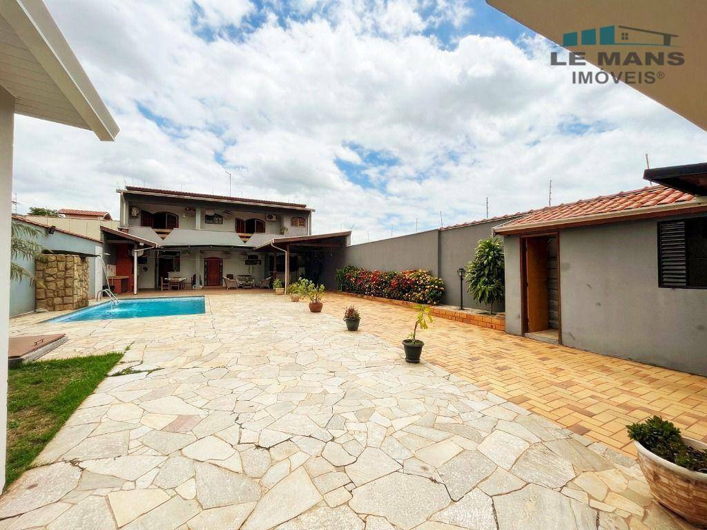 Casa à venda com 3 quartos, 210m² - Foto 4