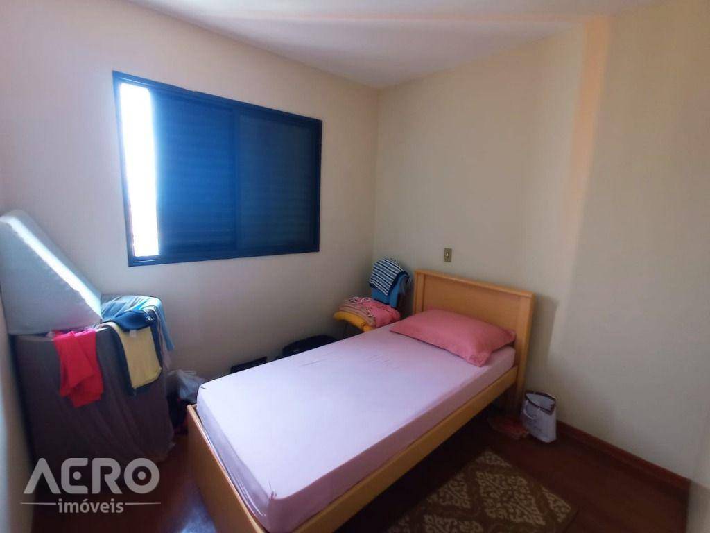 Apartamento à venda com 3 quartos, 92m² - Foto 4