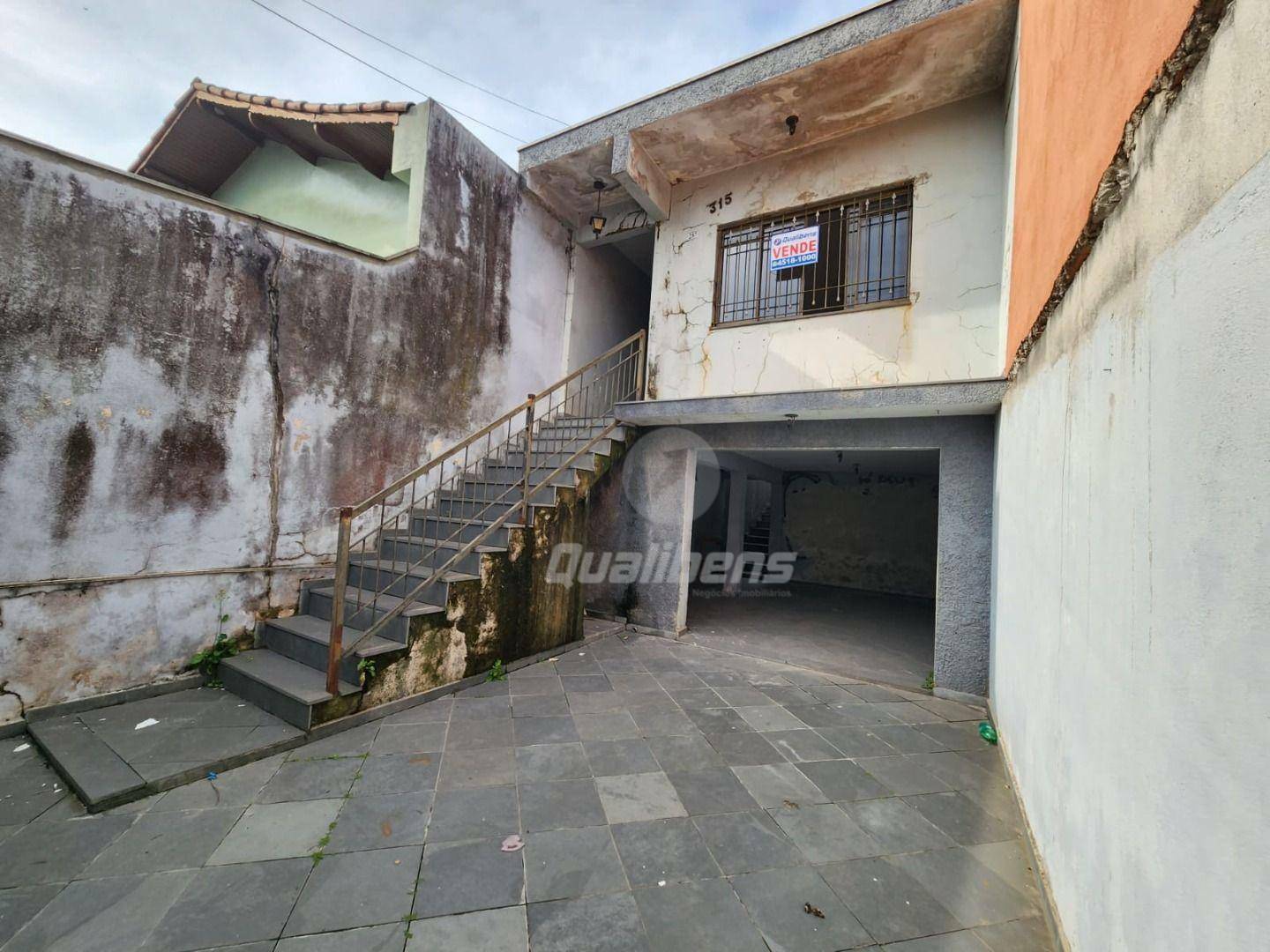 Casa à venda com 2 quartos, 112m² - Foto 1