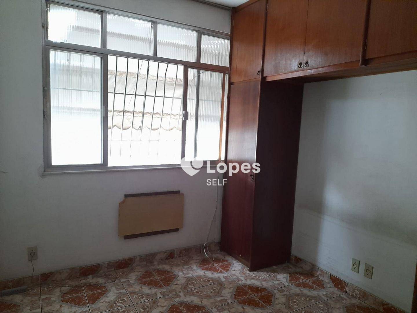 Apartamento à venda com 2 quartos, 70m² - Foto 3