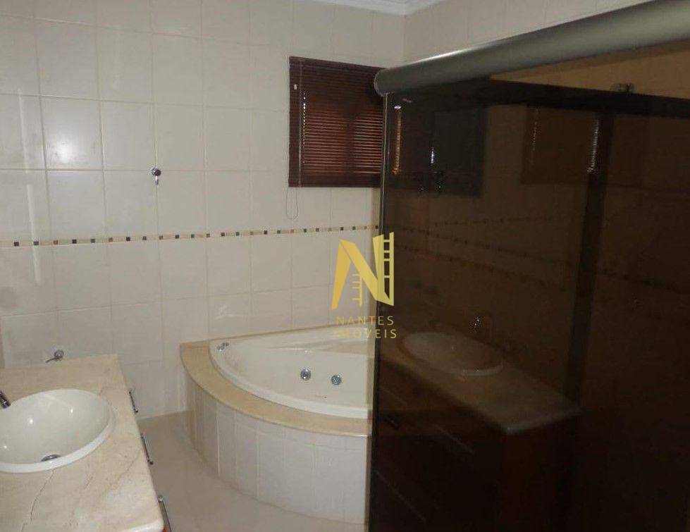 Casa de Condomínio à venda com 4 quartos, 400m² - Foto 16