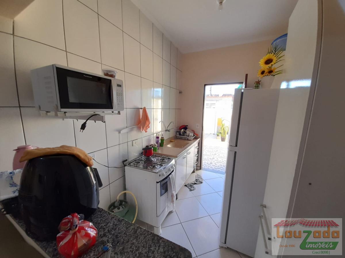 Casa à venda com 2 quartos, 125m² - Foto 4