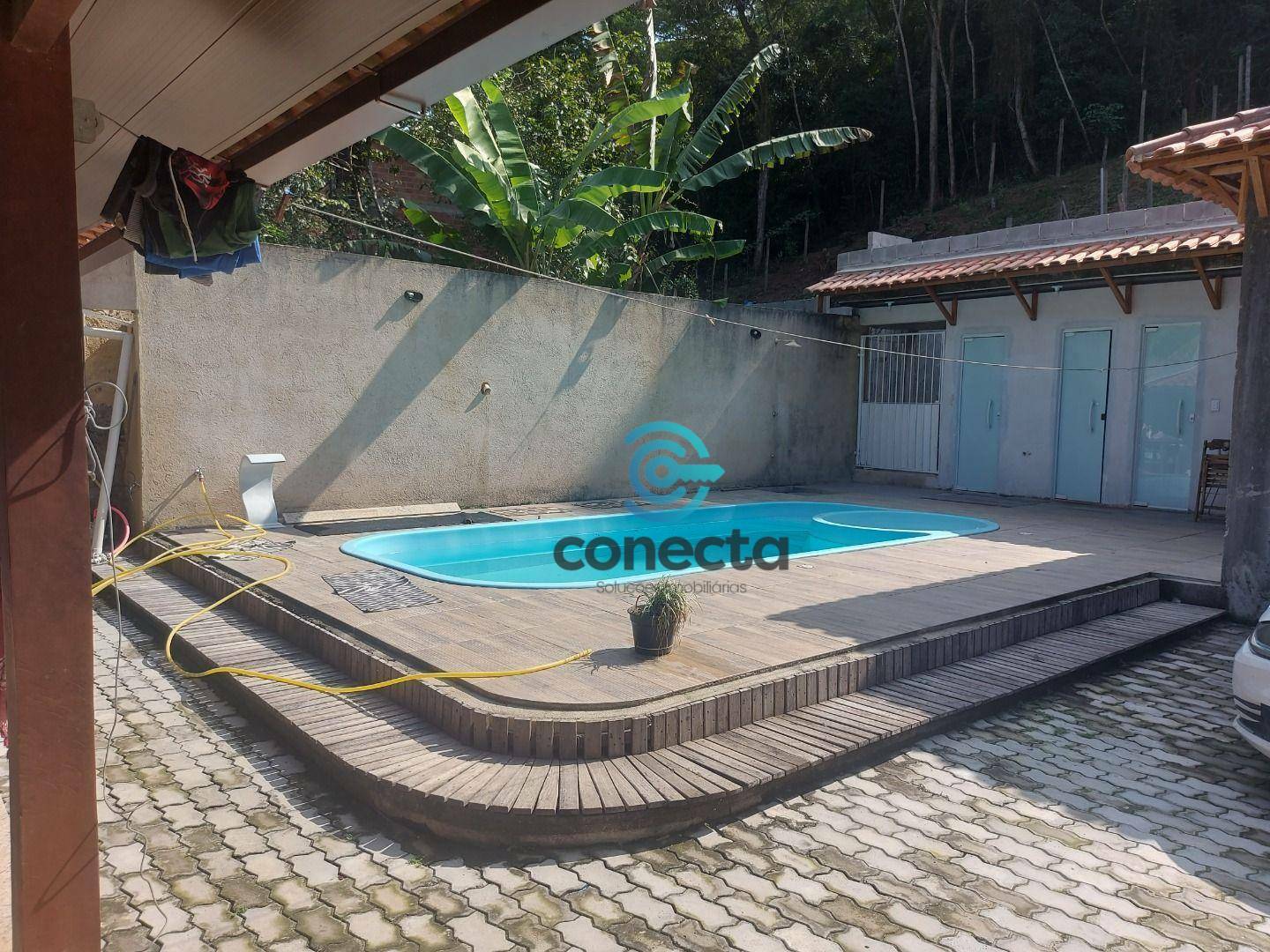 Casa à venda e aluguel com 3 quartos, 250m² - Foto 2