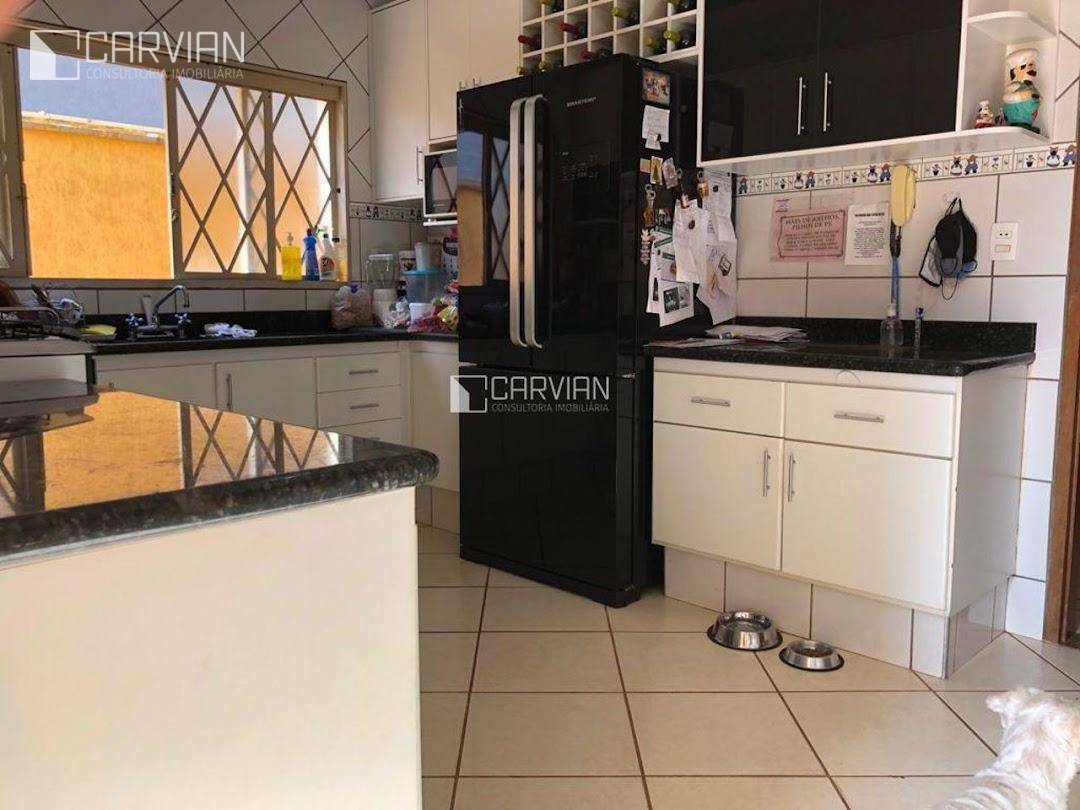 Casa à venda com 4 quartos, 335m² - Foto 19