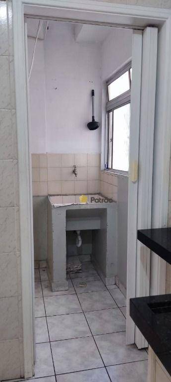 Apartamento à venda com 2 quartos, 65m² - Foto 19