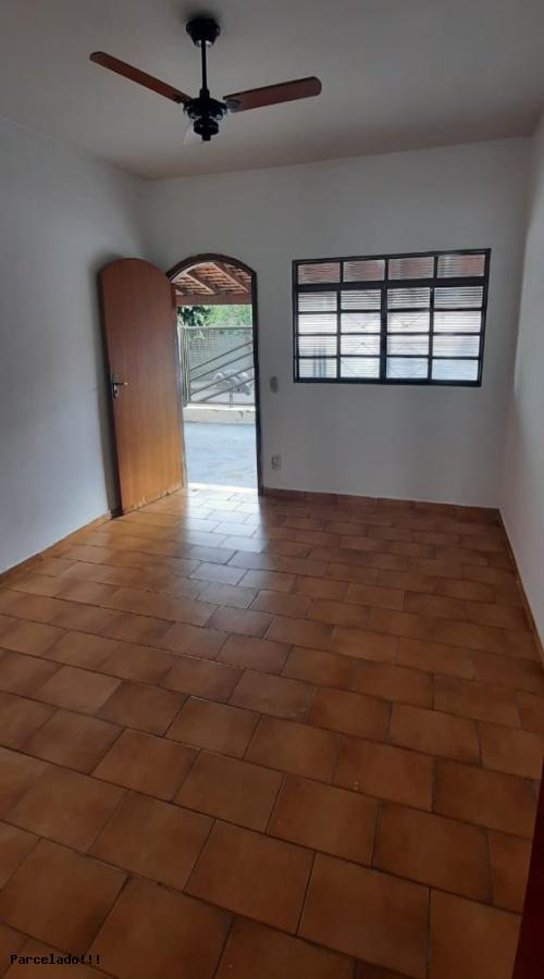 Casa à venda com 2 quartos, 244m² - Foto 2