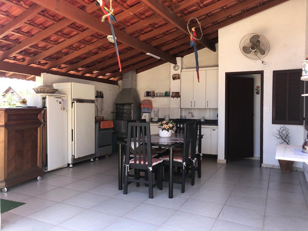 Casa à venda com 3 quartos, 350m² - Foto 1