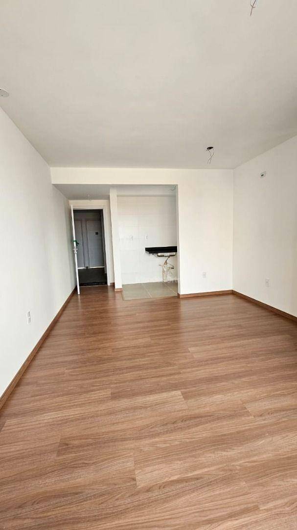 Apartamento à venda com 2 quartos, 67m² - Foto 6