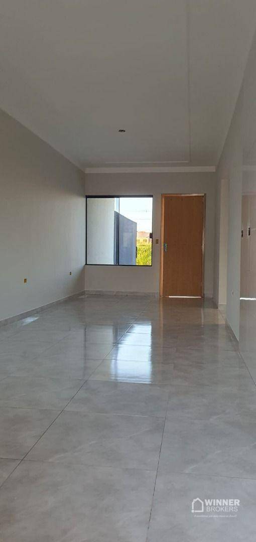 Casa à venda com 3 quartos, 82m² - Foto 2