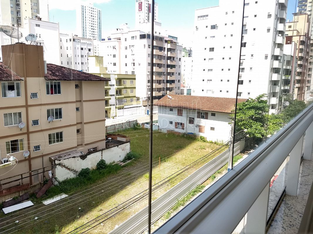 Apartamento à venda com 3 quartos, 253m² - Foto 12