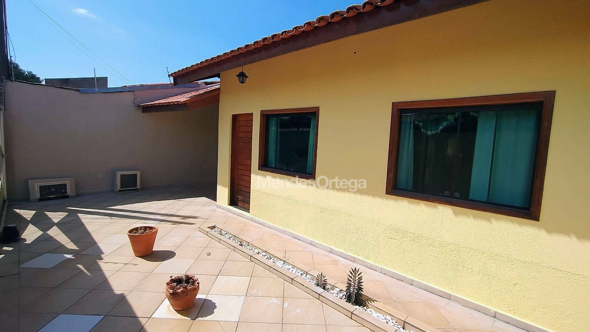 Casa, 5 quartos, 191 m² - Foto 2